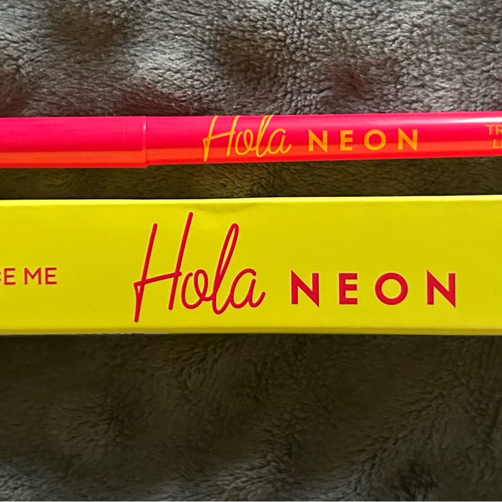 Hola Neon Lip Liner